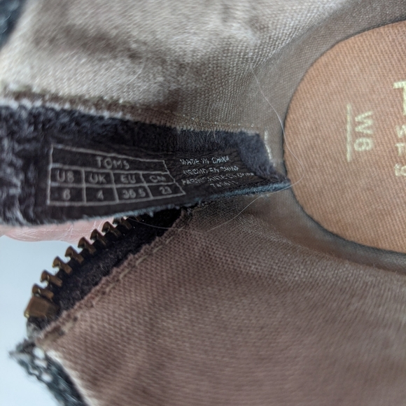 Toms Leila Suede Aztec Heeled Ankle Boot Dark Gray Black Sz 6 - Picture 12 of 12